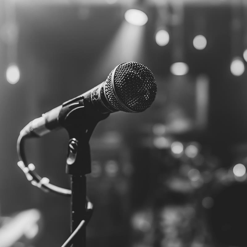 stockfoto-microphone_chor_q